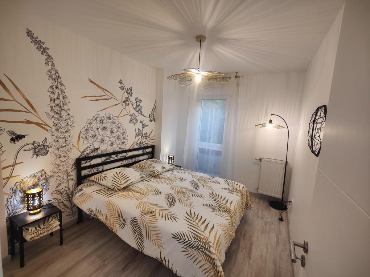 Quietstay 20' Paris, Connected Avec Terrasse Apartment Massy (Essonne)